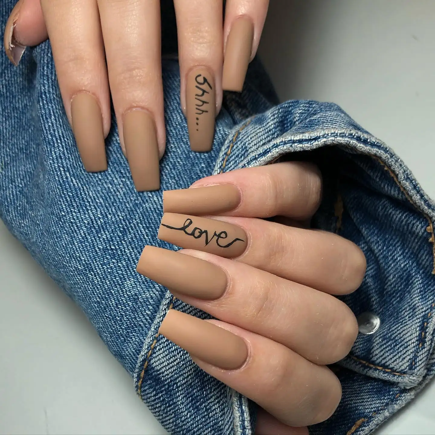 Mẫu nail cho tay đen thời thượng