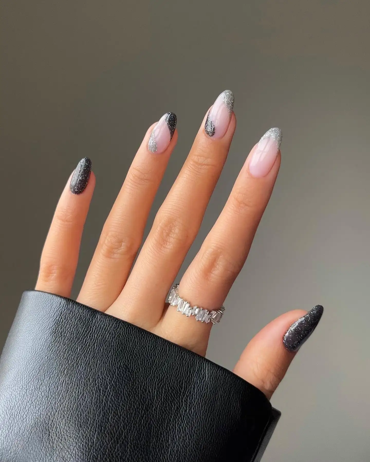 Mẫu nail cho tay đen đẹp