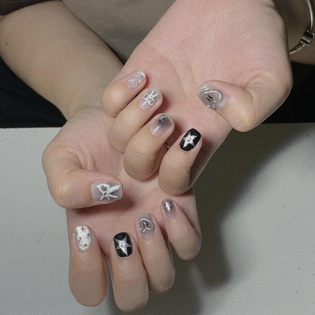mẫu nail đẹp cho tay đen