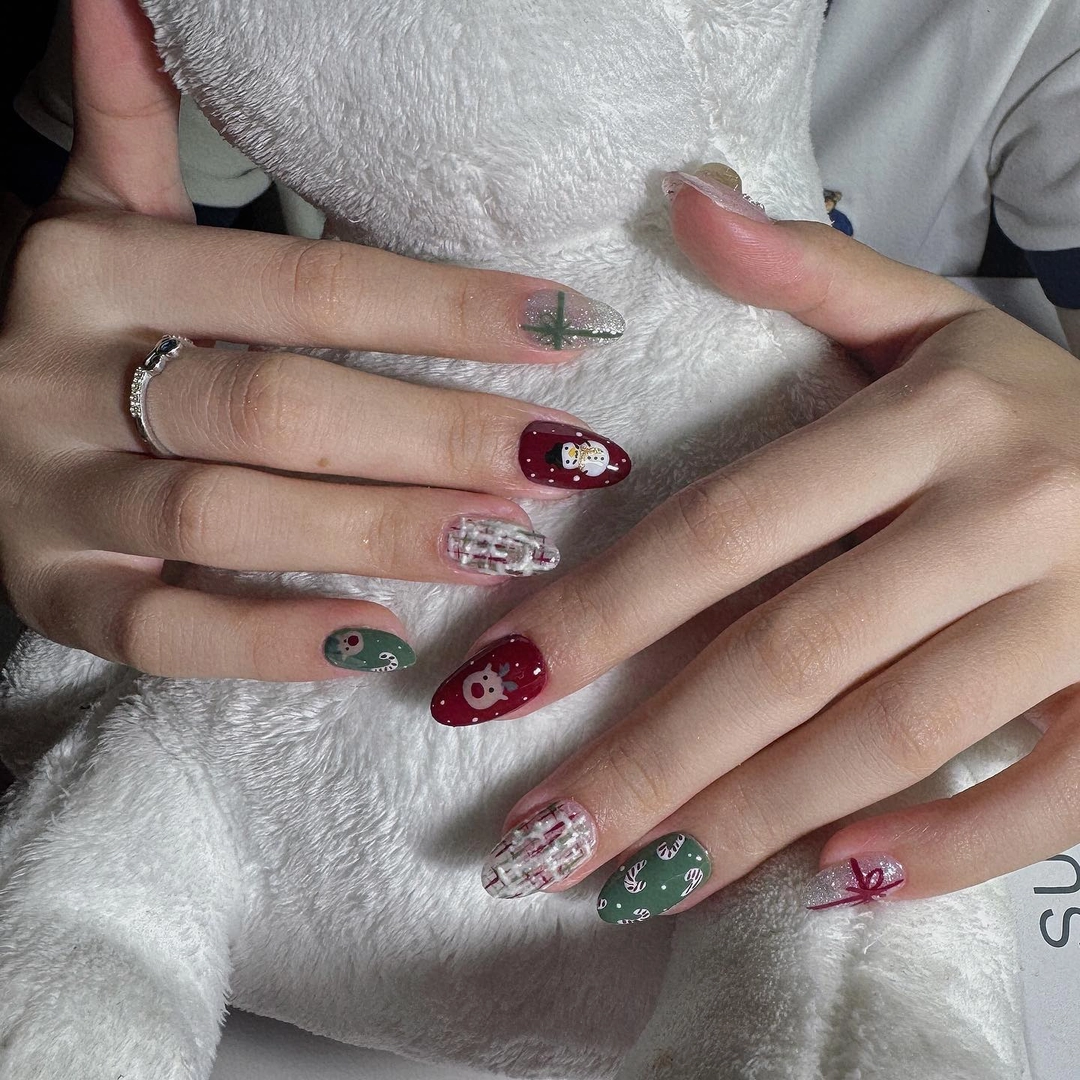 mẫu nail cho tay đen đón tết