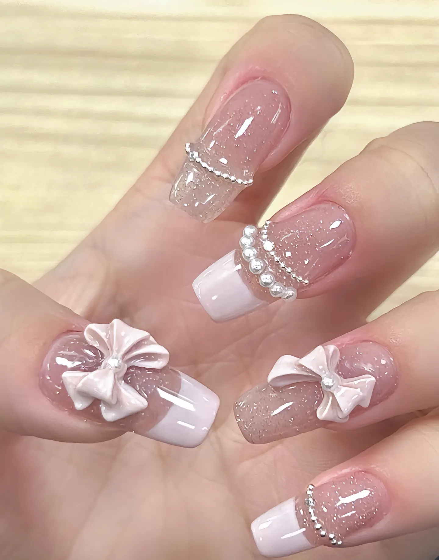 mẫu nail đính nơ đẹp tôn da