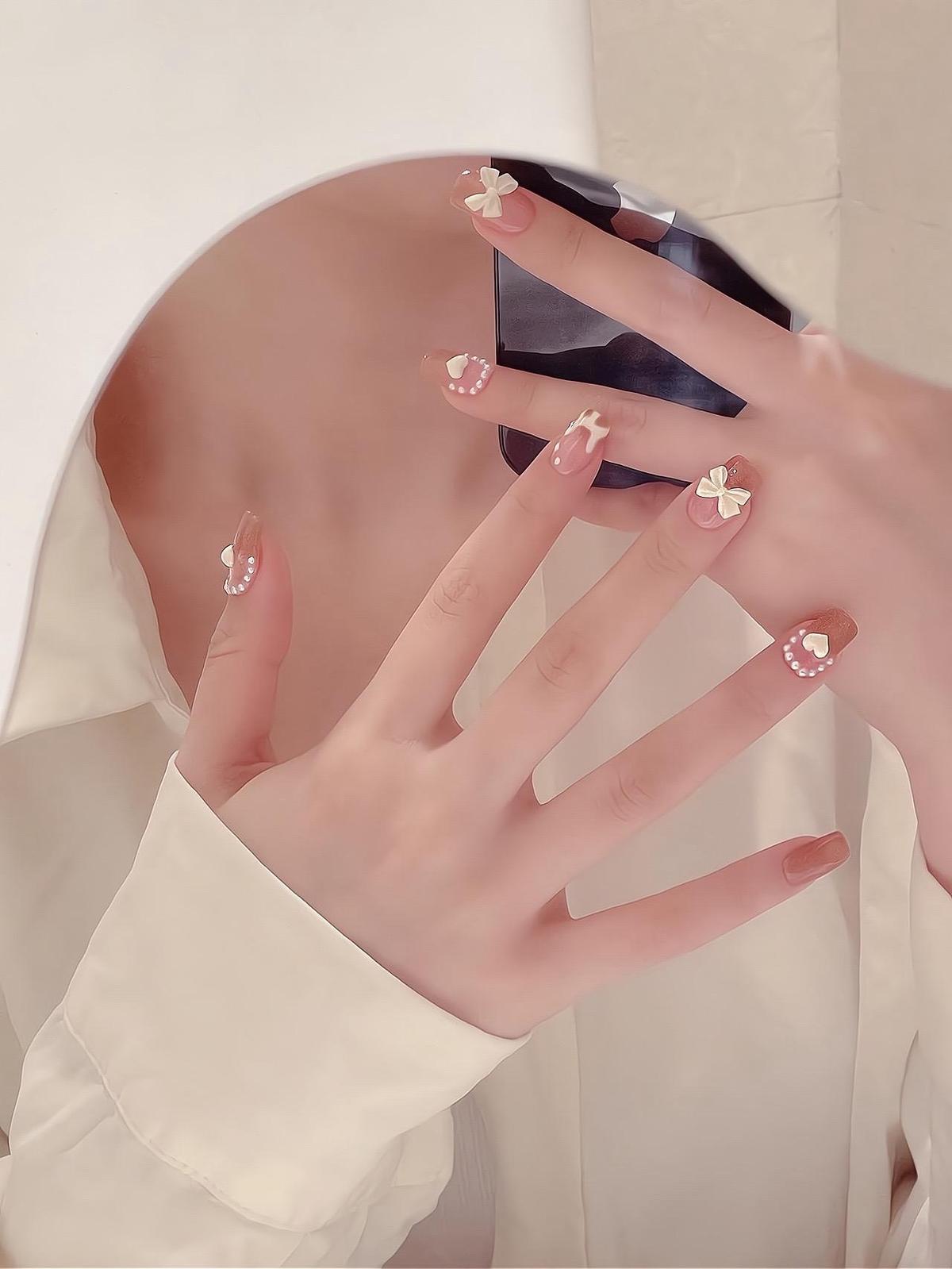 nail đính nơ đơn giản hot trend