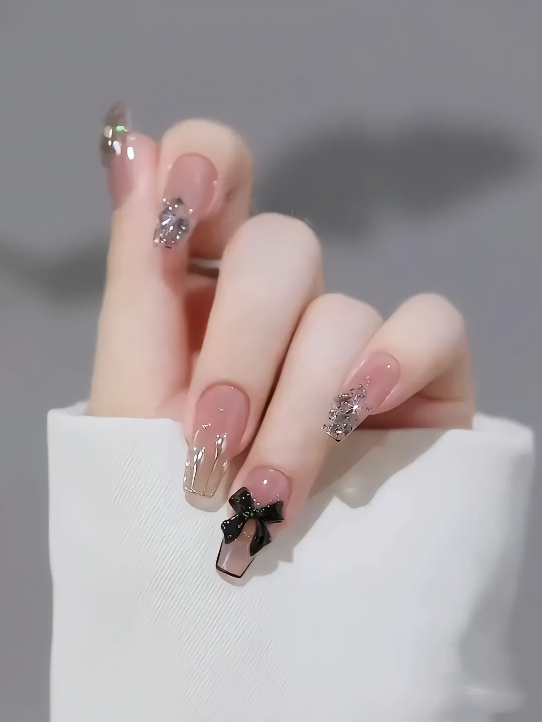 nail tay đính nơ xinh xắn