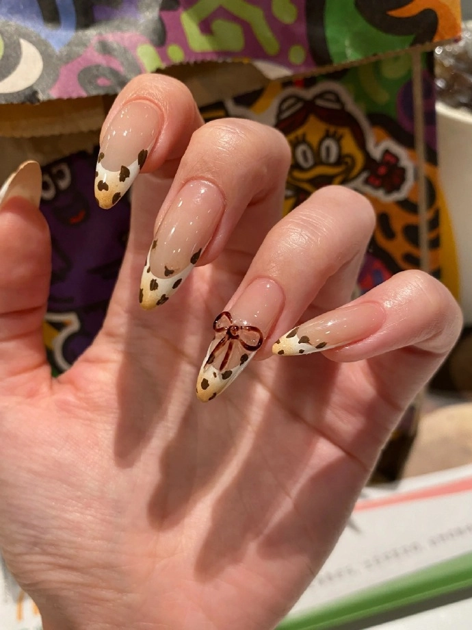 nail xinh đính nơ họa tiết da beo