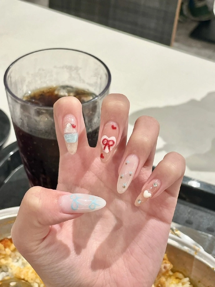 nail đính nơ đơn giản dễ thương