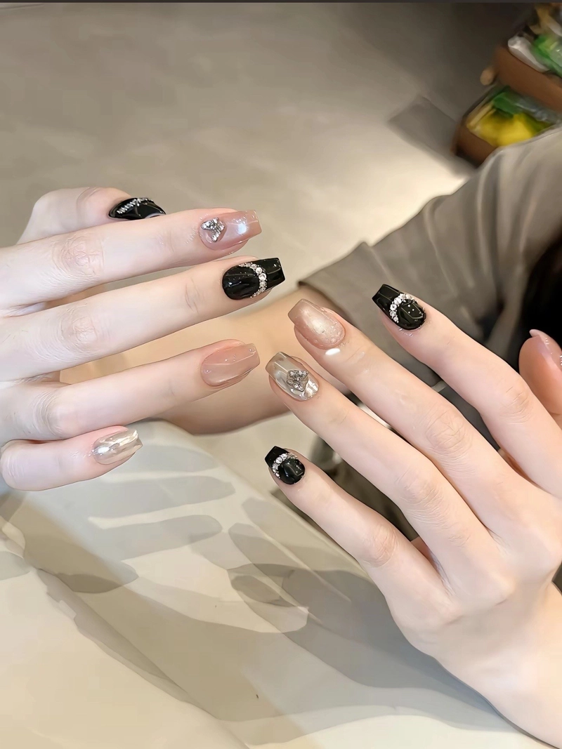 Nail tay mắt mèo đen basic