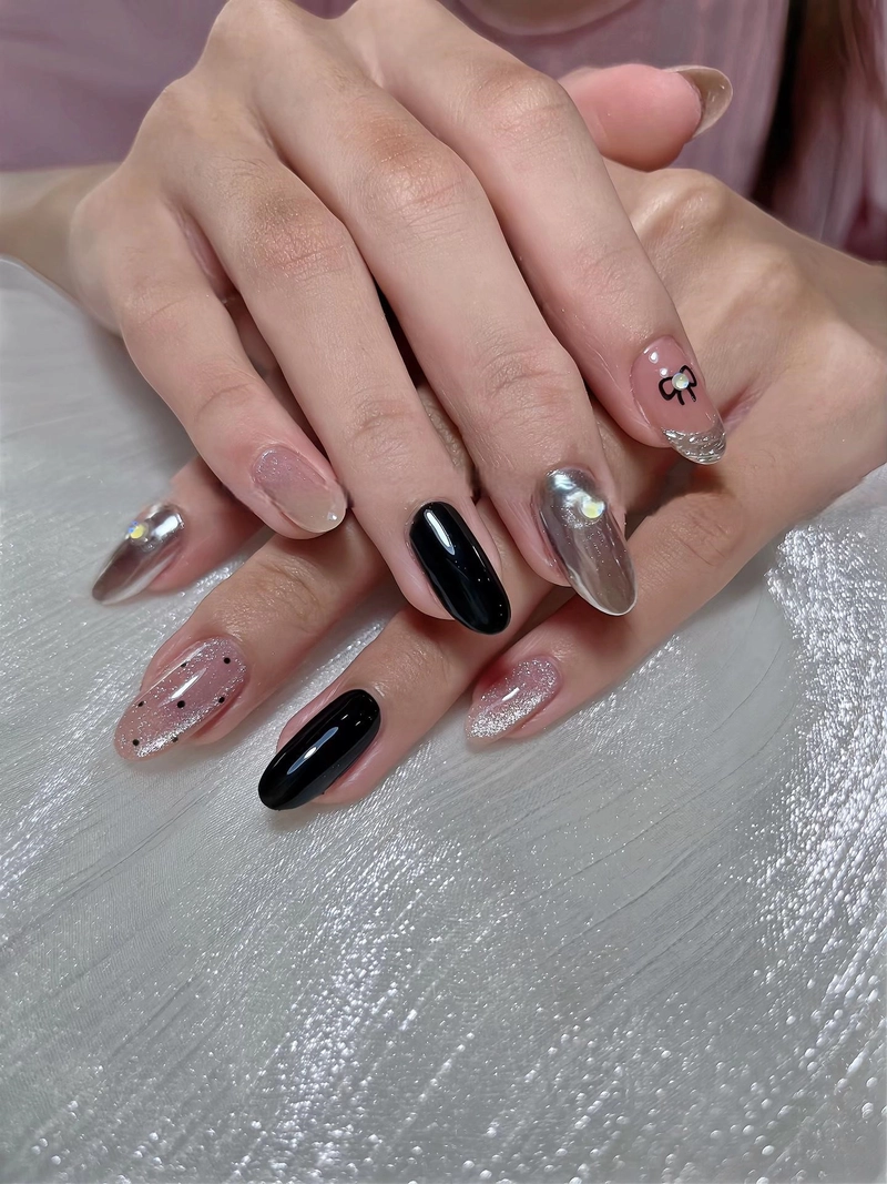 nail tay đen basic