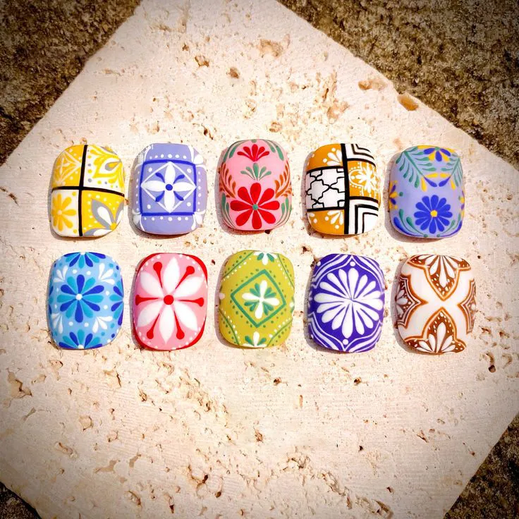 Nail thổ cẩm dễ thương