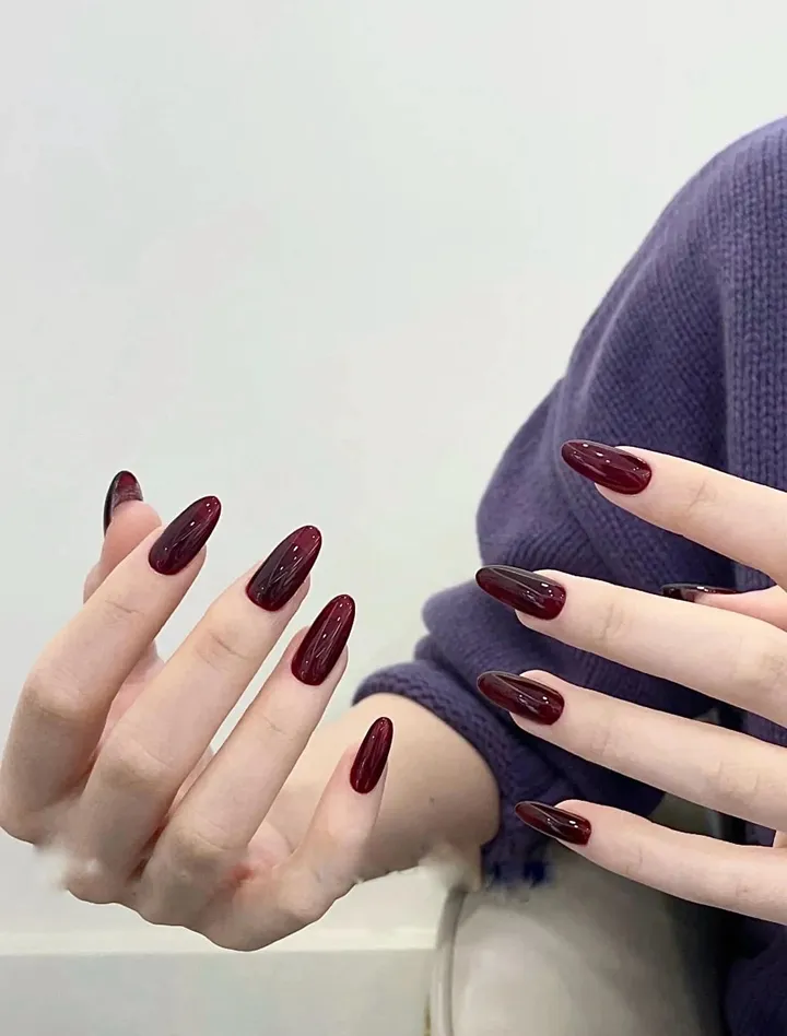 Màu nail đỏ cho mệnh Thổ
