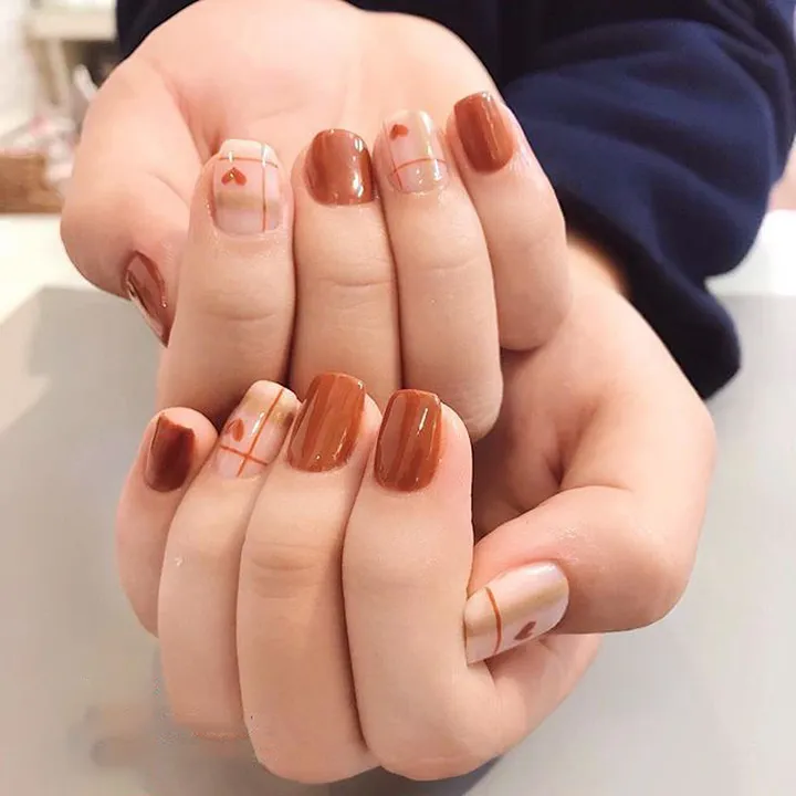 Móng nâu cho người mệnh Thổ
