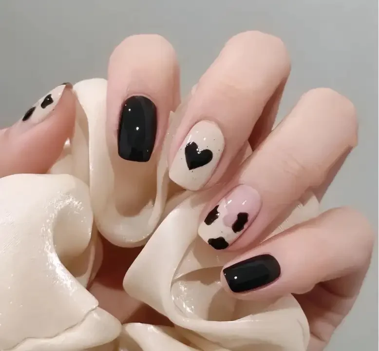 Nail tay màu đen quyến rũ