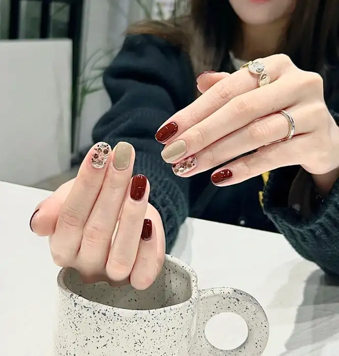 móng tay đính đá đẹp màu đỏ cá tính