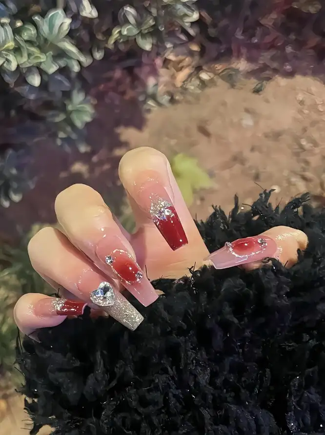 mẫu nail tay đẹp màu đỏ