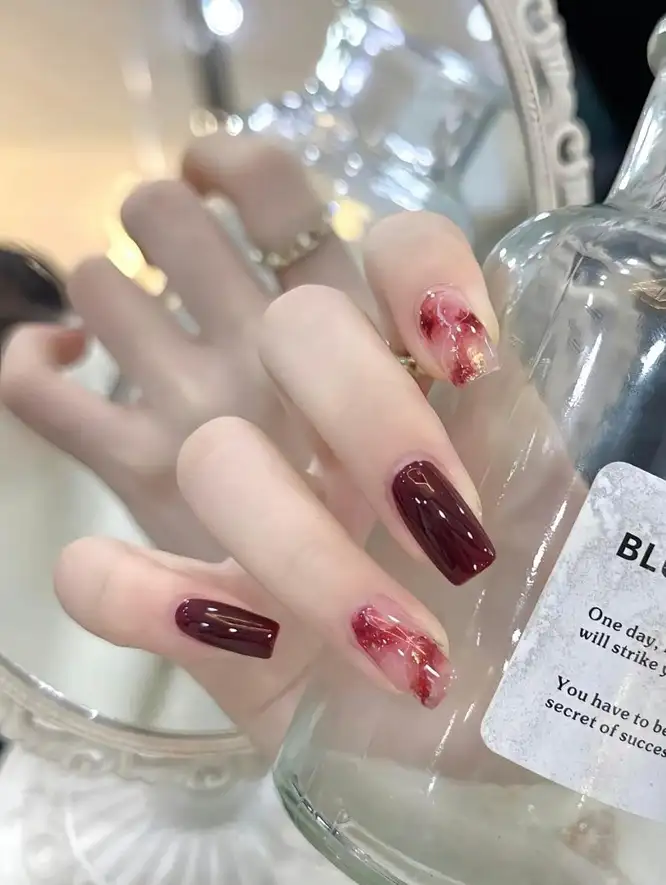 mẫu nail tay đẹp màu đỏ mạnh mẽ