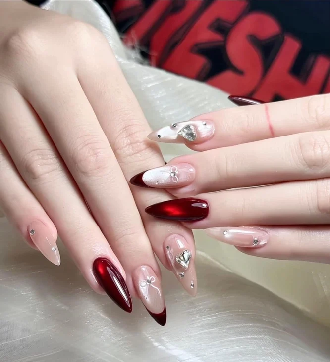 móng tay màu đỏ mắt mèo lung linh
