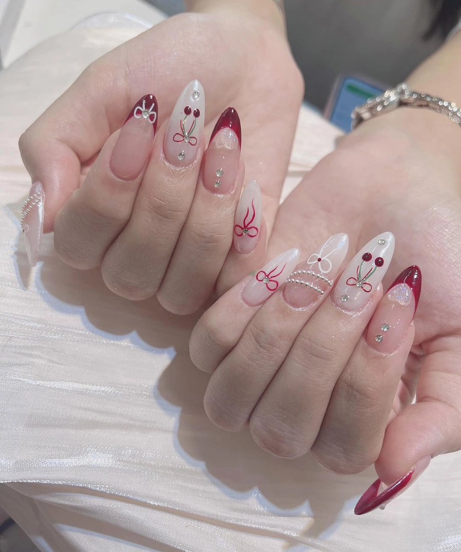 mẫu nail tay tròn nhọn mix cherry