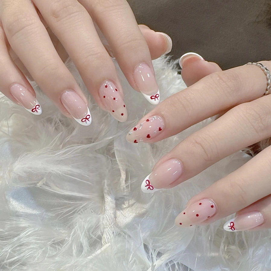 Nail tròn nhọn đơn giản cute