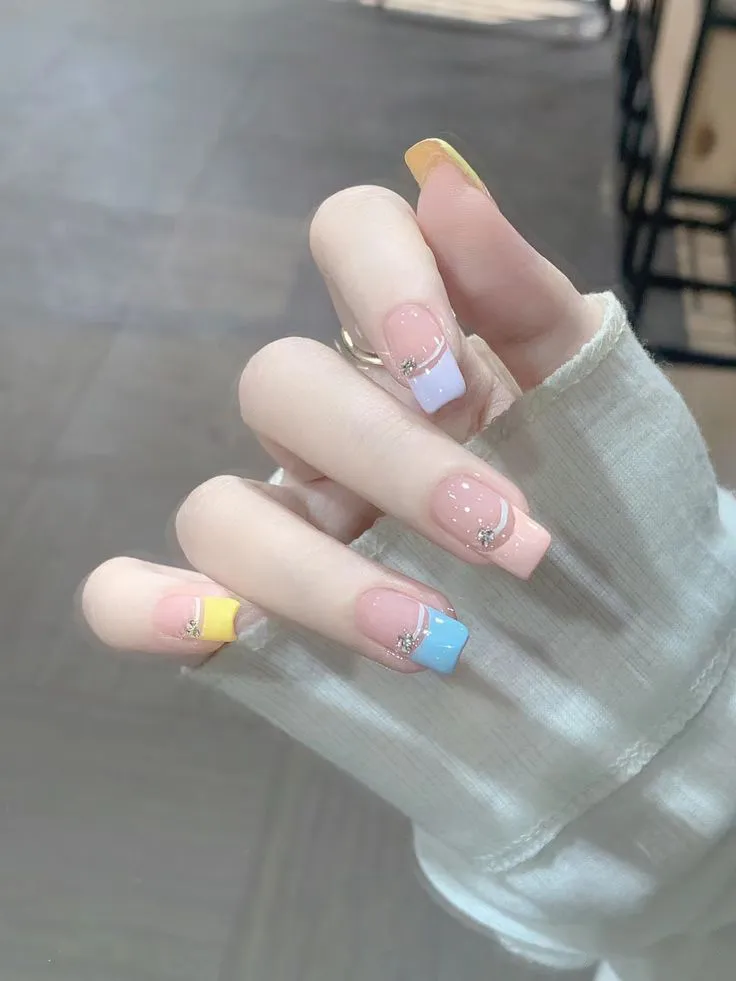 Nail tay xinh đơn giản