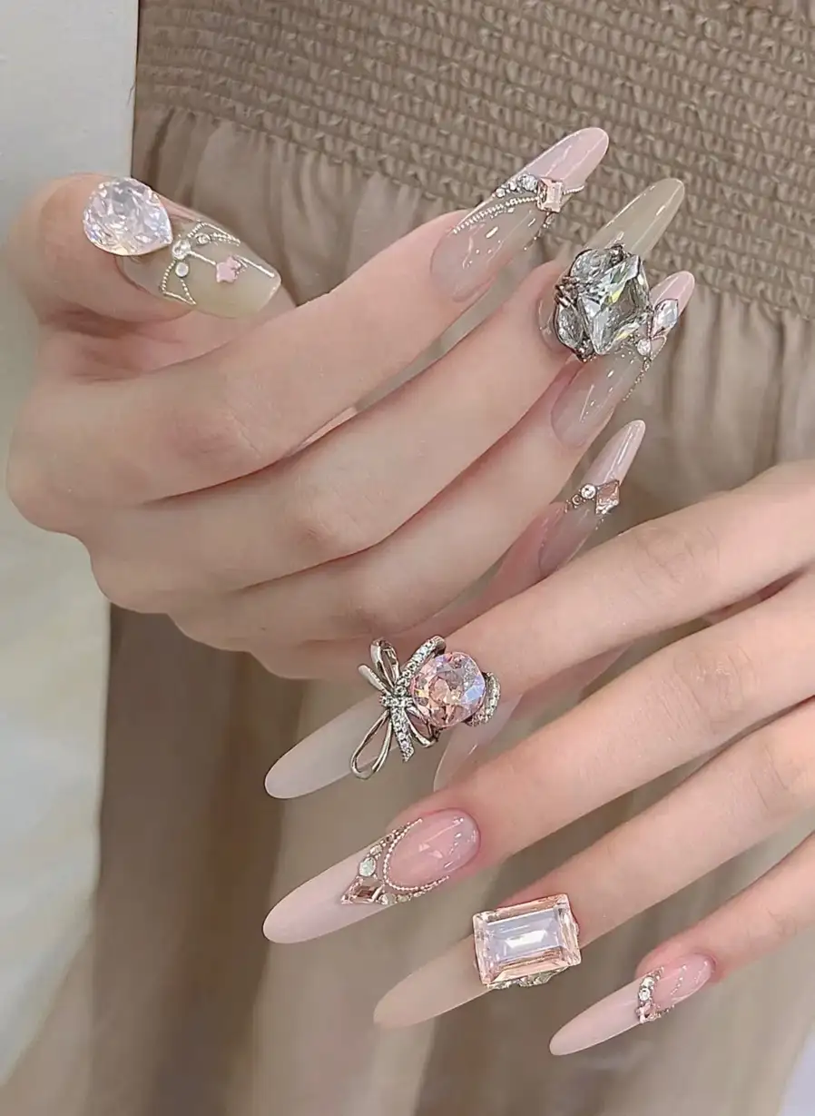 mẫu nail móng nhọn tròn có 102