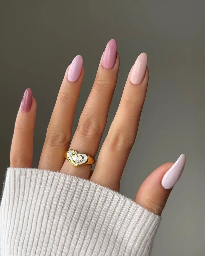 Móng tay màu pastel nhẹ nhàng