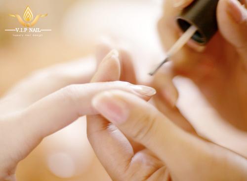 10 cách chăm sóc móng tay hư tổn tại nhà; - baogiadinh.vn