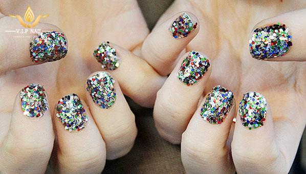 Học vẽ nail Sequin lấp lánh thời thượng; - baogiadinh.vn