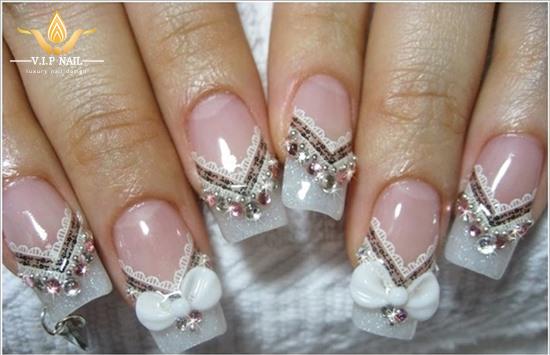 Những mẫu nail màu trắng tinh khôi cho cô dâu; - baogiadinh.vn