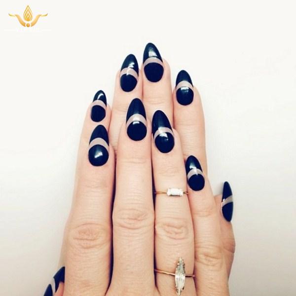 Giới trẻ phát sốt với mẫu móng Negative Space thời thượng; - baogiadinh.vn