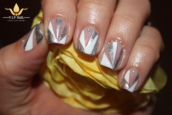 Giới trẻ phát sốt với mẫu móng Negative Space thời thượng; - baogiadinh.vn