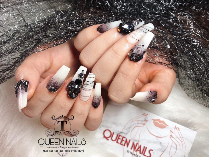Queen Nail