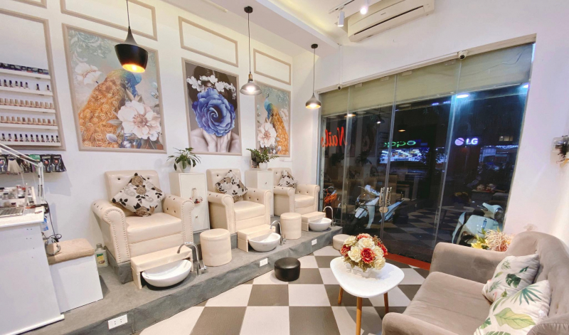 vymily nail long biên