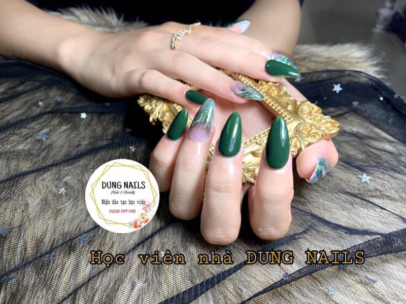 Dung Nail