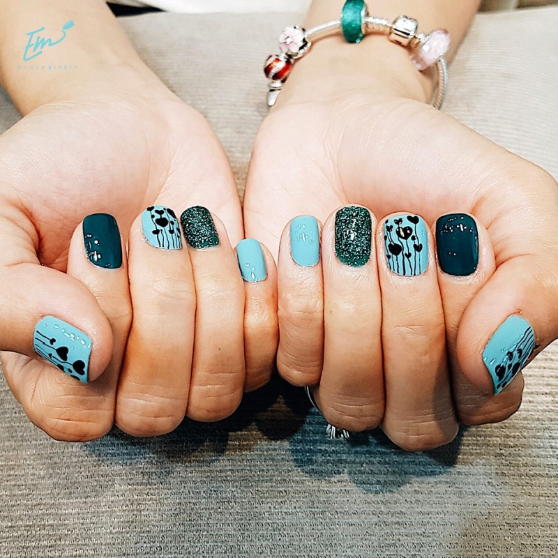 Mẫu nail phối màu tạo điểm nhấn độc đáo
