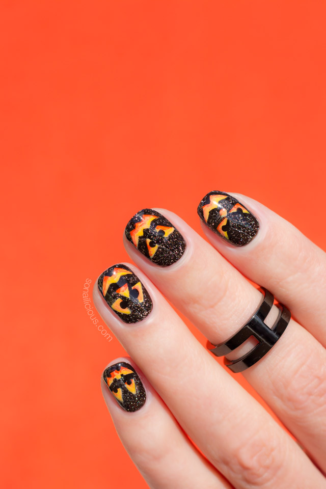 halloween-nails-pumpkin-nail-art-1 - lamnails.Net