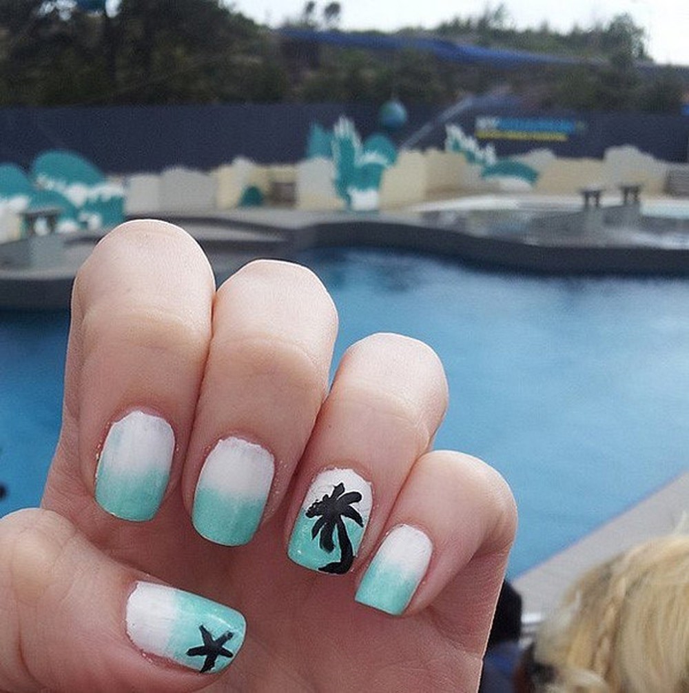Mẫu nail chủ đề bãi biển tone xanh kết họa tiết cây dừa đơn giản mà tinh tế - lamnails.Net