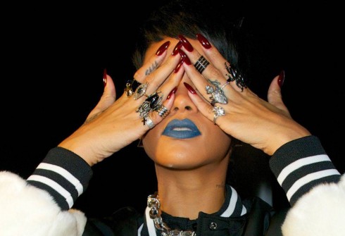 Thời Trang Nail Của Nữ Ca Sỹ Rihanna