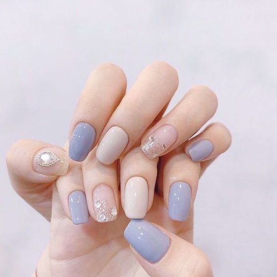 Mẫu nail đính đá lấp lánh 1