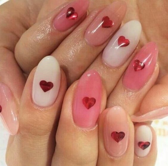 Mẫu nail trái tim đáng yêu 
