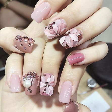 Mẫu nail hồng nhẹ nhàng mà quý phái