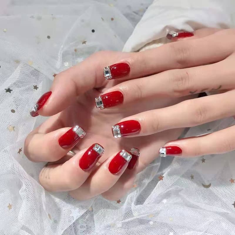 Mẫu nail màu đỏ đẹp mắt 1