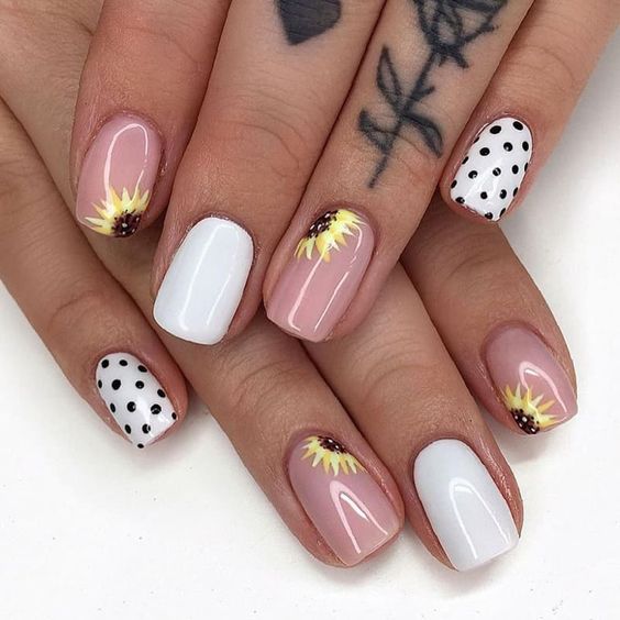 Mẫu nail chấm bi cách điệu 