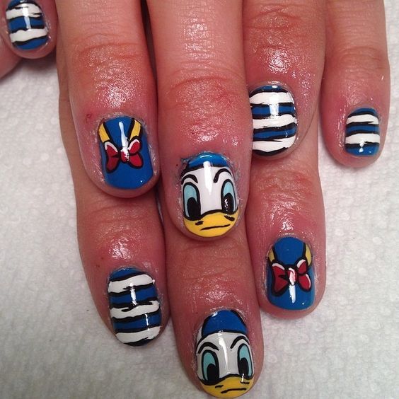 Mẫu nail hoạt hình chú Vịt