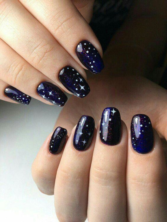 Mẫu nail Galaxy đẹp với tông màu đậm 2