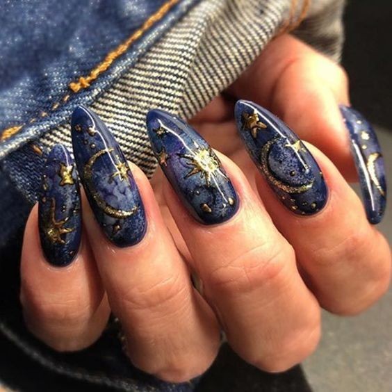 Mẫu nail Galaxy La Mã 