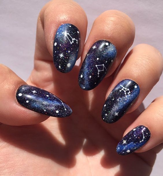 Mẫu nail galaxy cung hoàng đạo