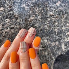Mẫu nail hình học đẹp trẻ trung