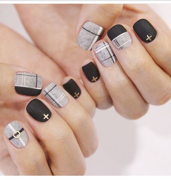 Mẫu nail họa tiết hình học ấn tượng