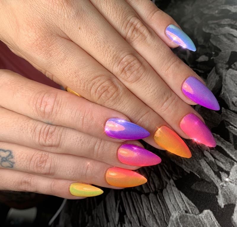Nail cầu vồng tráng gương 2