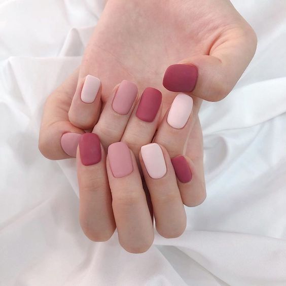 Mẫu nail đơn giản theo màu