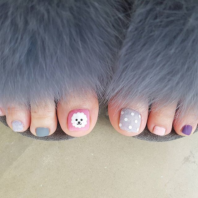 mẫu nail chân hình chú chó 
